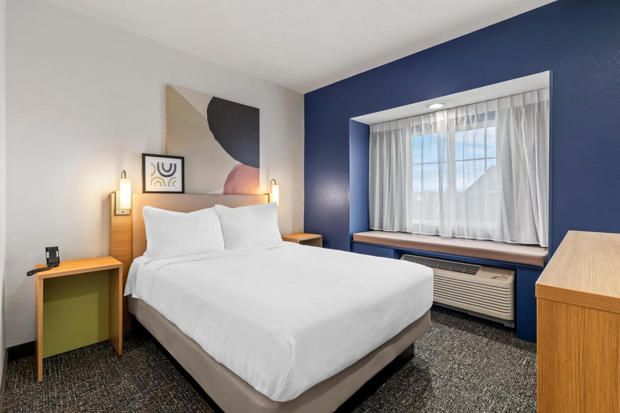 Spark By Hilton Barre