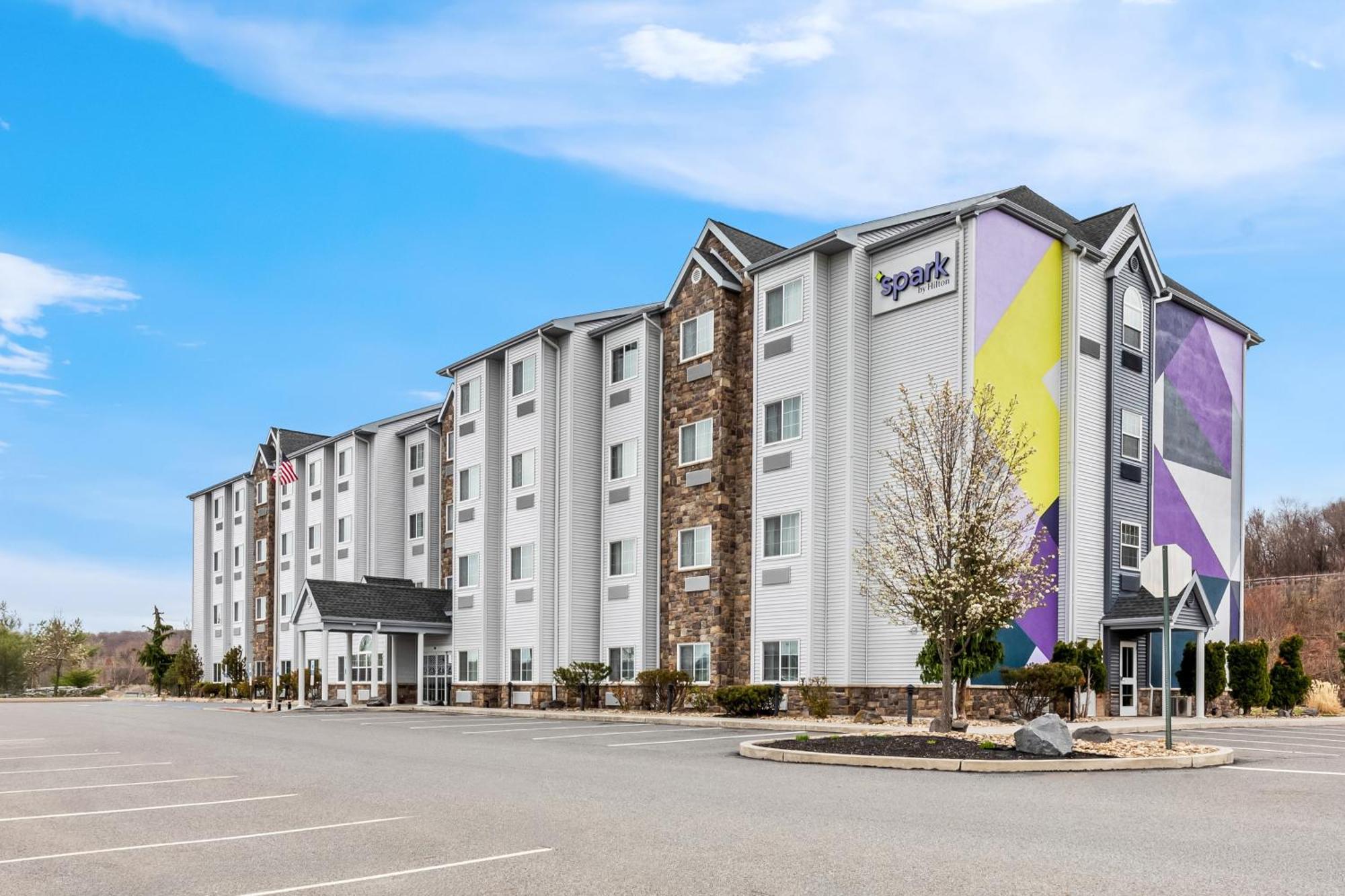 Spark By Hilton Barre Hotel 3*