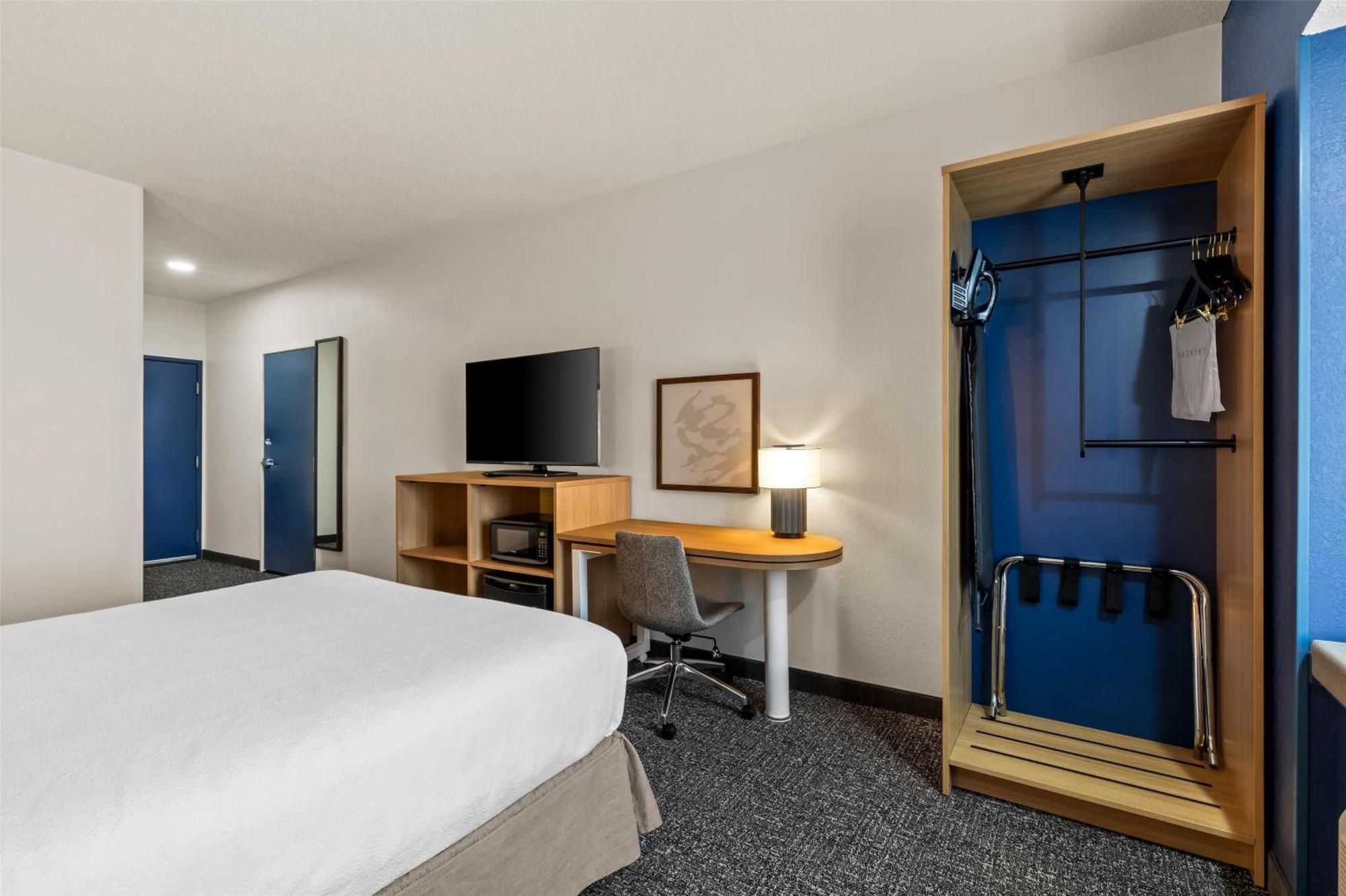 Spark By Hilton Barre Hotel 3*